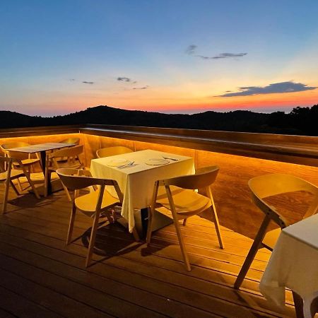 T'Aloni Hotel Chortata Ngoại thất bức ảnh
