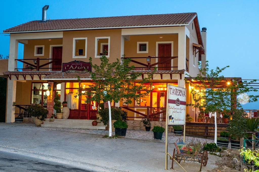 T'Aloni Hotel Chortata Ngoại thất bức ảnh